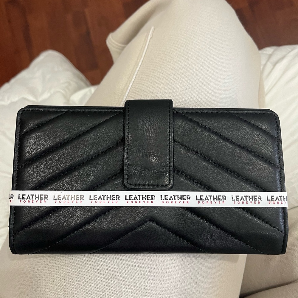Black mundi wallet